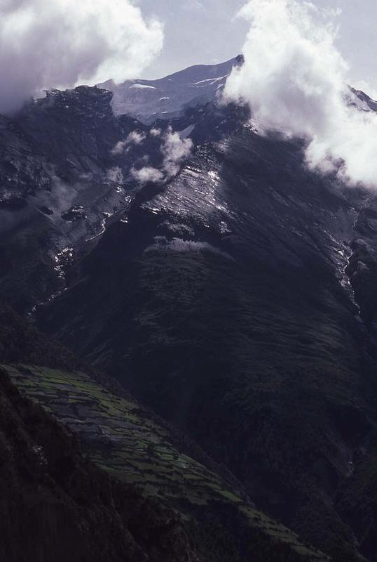 RWT 0159 160-35 Nepal Pisang Pk.jpg